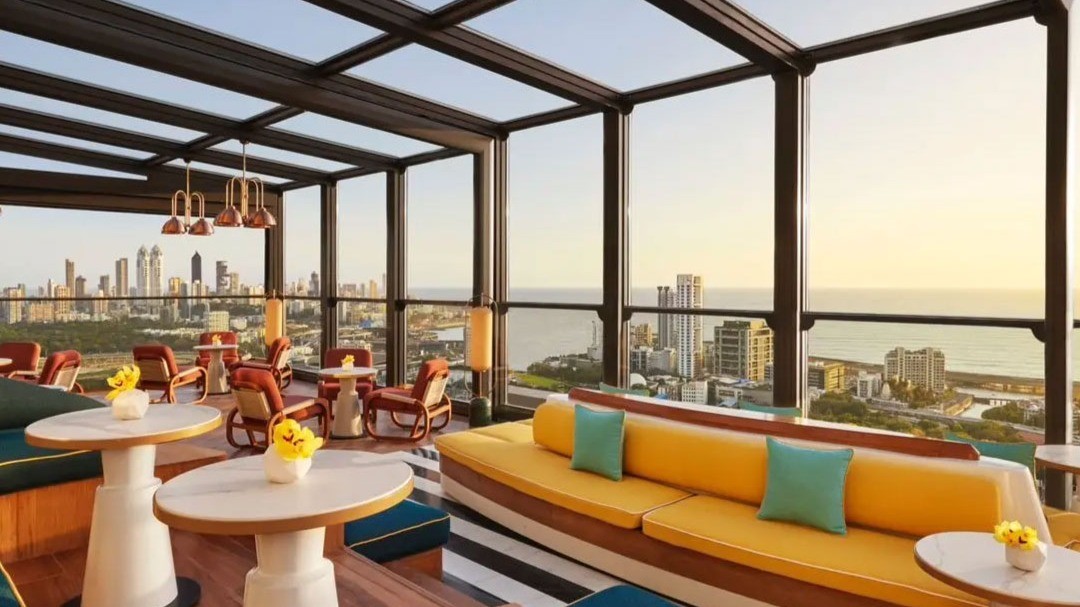 Elevating Hospitality: How Retractable Roofs Are Redefining Rooftop Experiences